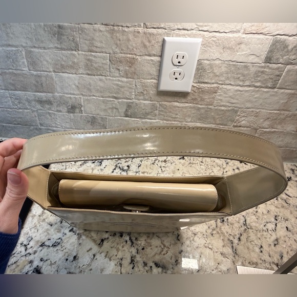 Gucci EUC Vintage Cream Patent Leather Shoulder Bag w/COA - Picture 10 of 14